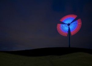 Michael Pendry macht beleuchtetes Windkraftrad zum Kunstobjekt