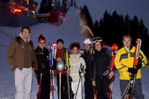 Kitz by Night (l.o. die neue Red Bull Starter Lounge sowie Eisskulptur beim Starthaus Toni Sailer zu Ehren