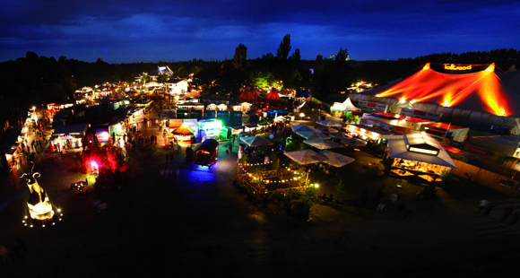 Tollwood Sommerfestival mit Newcomern, internationalen Chartstürmern und Legenden der Musikszene: 24 Musikabende