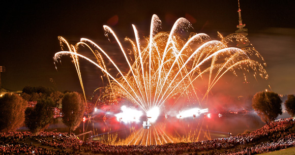 Münchner Sommernachtstraum feierte den FC Bayern mit dem größten Feuerwerk der Stadt