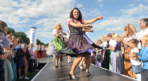 Vorentscheid für Deutschlands größtes Dirndl-Casting made by Trachten Angermaier