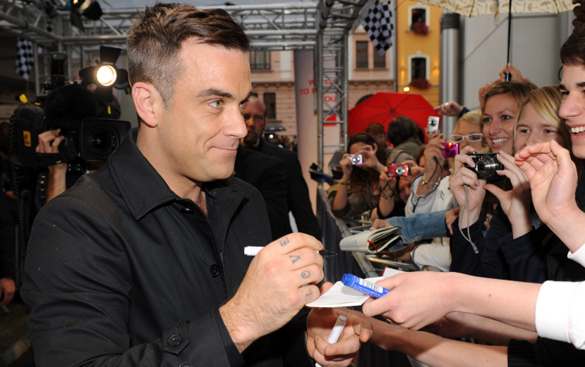 Robbie Williams: Babywunsch bei der CARS 2-Premiere in München