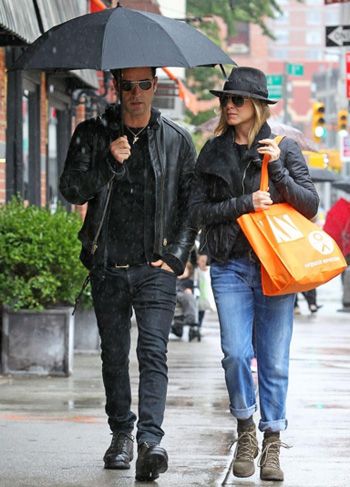 Jennifer Aniston & Justin Theroux setzen Herbst-Mode-Trend