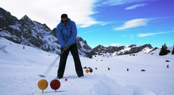 Wintergolf & längste Fackelabfahrt der Welt: Die Schweiz ruft!