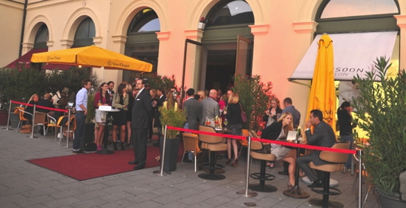 Fulminantes Opening der Filmcasino Champagner und Seafood-Bar