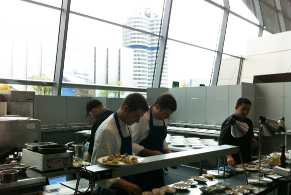 Eckart 2012 in der BMW Welt: 12 Köche mit 22 Sternen für ein exklusives Gala-Dinner