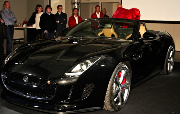 München-Premiere des Jaguar F-TYPE in Strombergs Restaurant KUTCHiiN