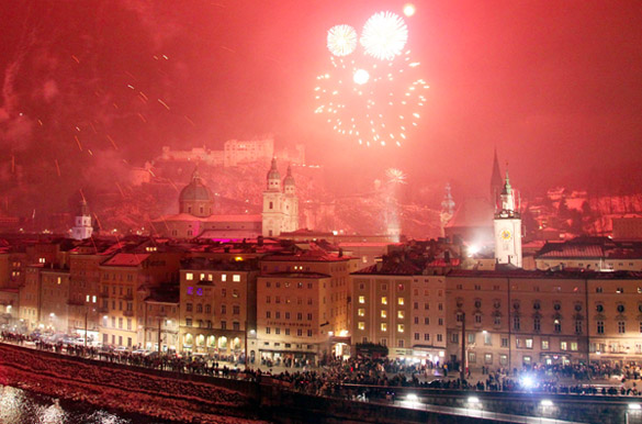 Silvester in Salzburg: Walzertanzkurs am Residenzplatz