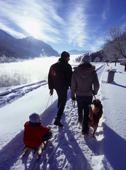 Winterspaziergang am Tegernsee: Was man sich anschauen muss!