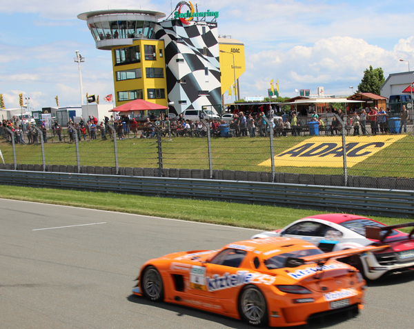 Sachsenring: Mit dem Privat-Auto auf Deutschlands populärste Rennstrecke