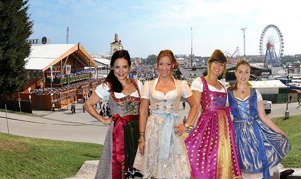 Von Münchner Trachten-Experten(innen) empfohlen: Das sind die Dirndl-Trends für die diesjährige Wiesn!