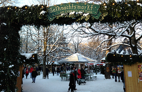 Weihnachtsmarkt am Chinesischen Turm: Christbaum Versteigerung am 23.12.