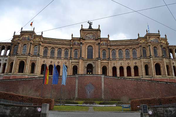 München abseits touristischer Pfade: Vom MUCA Museum bis zum Bogenhausener Friedhof