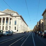 Maximilianstrasse ist Münchens teuerste Einkaufsstrasse. Hier gibt die meisten Shoperöffnungen München