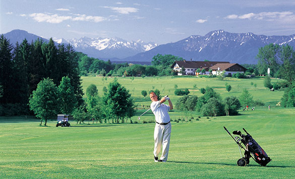 Golf spielen in Bayern: ‚Hole in One‘ nennt es der Tourismusverband