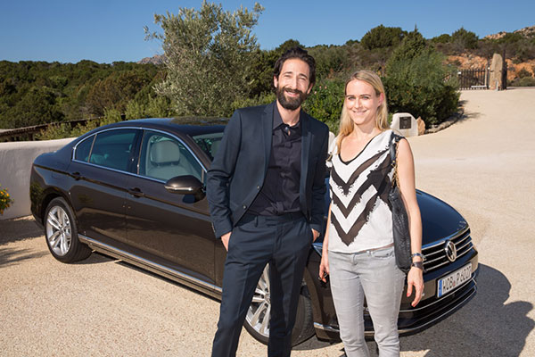 Adrien-Brody-mit-Andrea-Vodermayr-Fotocredit-M-Nass-BrauerPhotos-fuer-Volkswagen