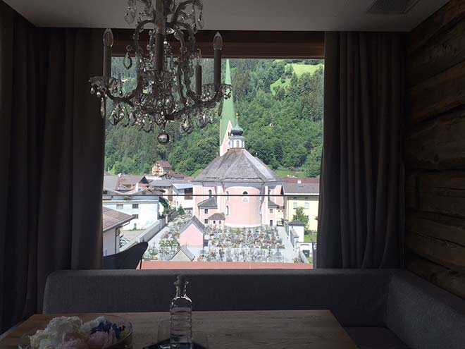 Grand-Hotel-Suite-Friedhofs-Blick