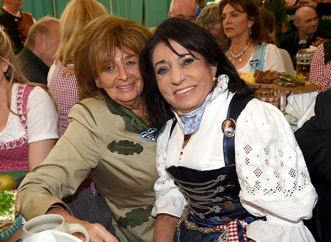 Oktoberfest-Regine-Sixt-Fotocredit-SchneiderPress