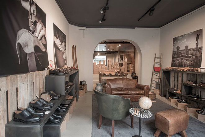 Exklusive Velasca Schuhboutique in Schwabing: Handgefertigte Schuhe aus Italien