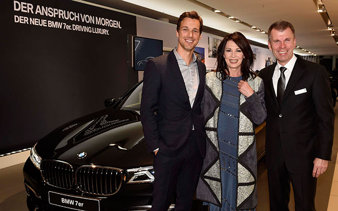 Iris Berben im BMW 7er-Fieber!