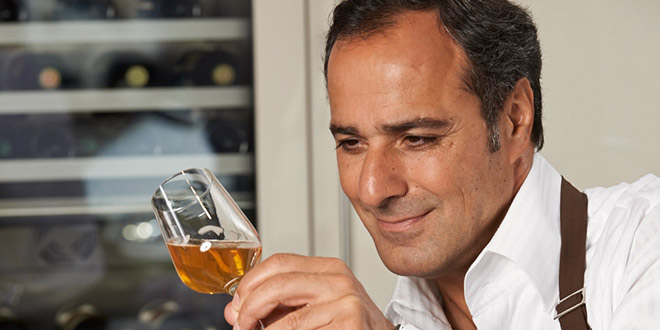 Münchner Celebrity Sommelier Zhouleh kreiert eigenen Wein