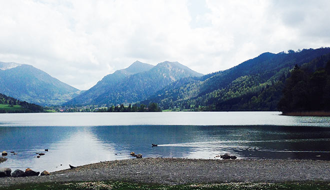 Der Schliersee mit Blick zum Hausberg der Münchner: 'Rotwand' (1.884 m) 