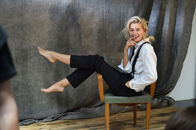 Mannomann... Top-Model Lena Gercke mega-hot in Herren-Kleidung. Fotocredit: Starpress