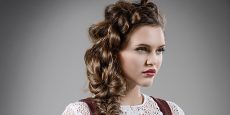 In-Flechtfrisuren Dirndl