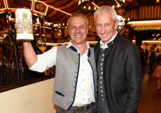 Welt der Wunder: Oktoberfest-Party im Marstall-Festzelt