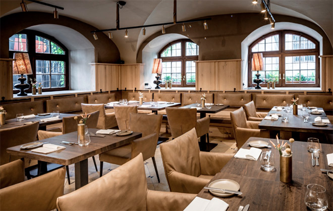 Das Restaurant Pfistermühle im Carré von Marienplatz, Marienhof und Maximilianstrasse liegt inmitten der Münchner Altstadt und kredenzt bayerische Küche. 