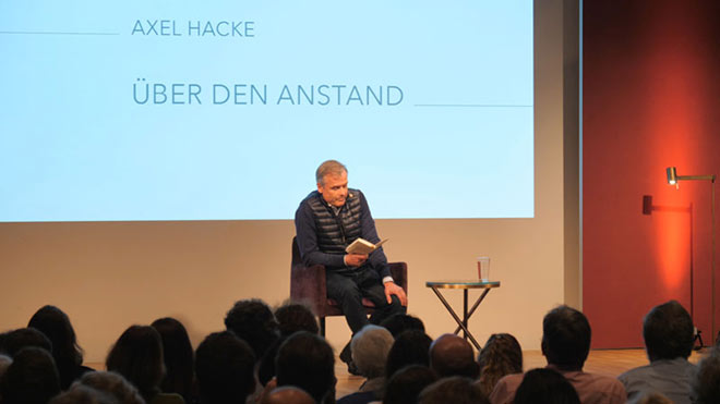 Einer der Ethik Konferenz Referenten: Autor Axel Hacke