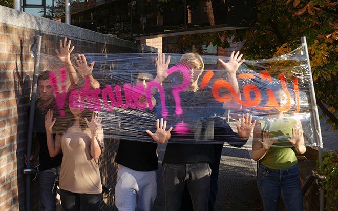 Straßentheater-Projekt im GASTEIG am 17. November, 15.00 Uhr
im Rahmen des Projekts „Jahr des Vertrauens“:
„KANN MAN HEUTE NOCH VERTRAUEN?“