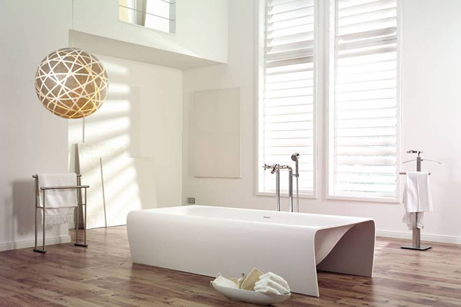 Das private Wellness-Reich: Gerade im Badezimmer ist Weiß als Klassiker immer aktuell. Foto: djd/Schöner Wohnen-Farbe