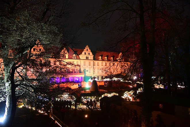 Blick zum Champagner Pavillon @Weihnachtsmarkt Regensburg Thurn und Taxis