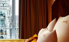 Die Luxusyacht über dem Marienplatz: BEYOND by Geisel