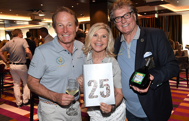 Marianne und Michael mit Eagles Charity Golfclub Business Mitglied Peter Heidecker. Fotocredit: Wolfgang Breiteneicher, Schneiderpress