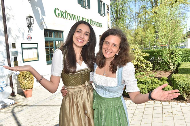 Ramona und Arabella Pongratz sind Münchens neue Wirte-Power-Team. Fotocredit: Hannes Magerstaedt