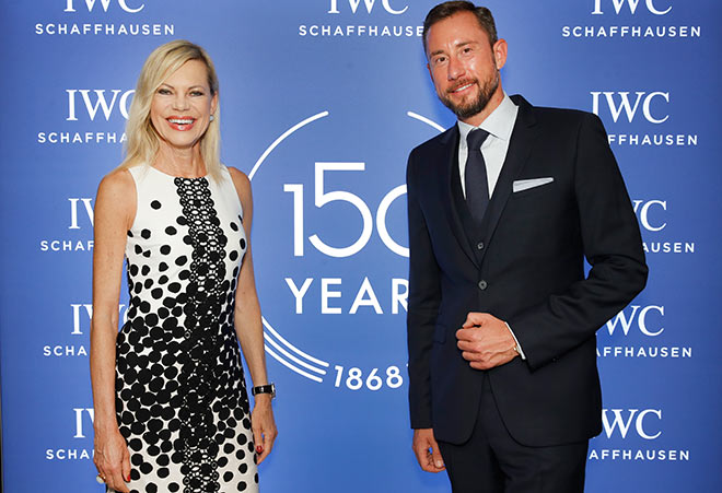 Nina Ruge mit Alexander Schwenck (IWC) in der IWC Munich Boutique. Fotocredit: Franziska Krug, GettyImages