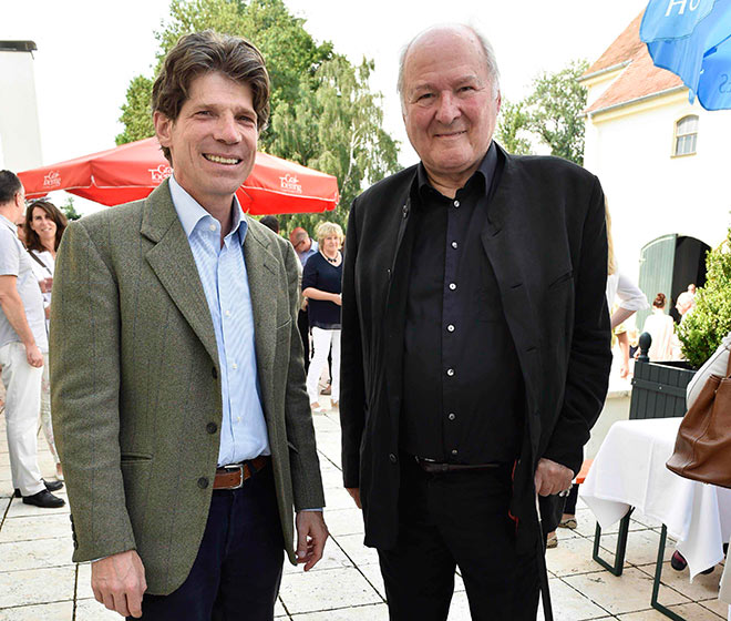 Für Graf Carl-Theodor zu Toerring-Jettenbach und seine zeitgenössische Kunst Ausstellung kam sogar Claus Hipp zur Vernissage. Fotocredit: Sabine Brauer, BrauerPhotos