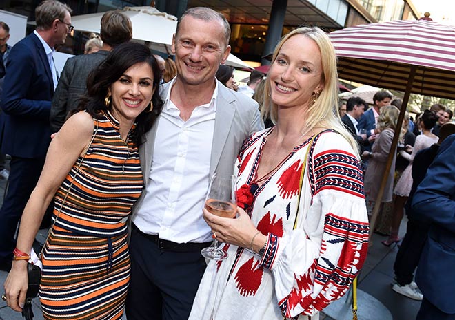 Gastgerber Rudi Kull mit Viktoria Lauterbach und Petra Winter (Madame). Fotocredit: G. Nitschke, BrauerPhotos