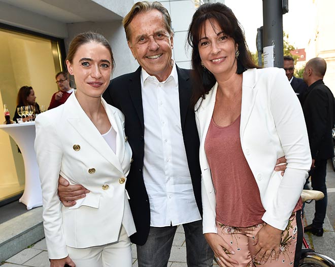 Bella und Wolfgang Tumulka mit art gallery Inhaberin Frohwitter. Fotocredit: Sabine Brauer, BrauerPhotos