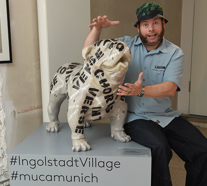 Aktueller Neuzugang im MUCA Museum! Wie findet Ihr den Kunst-Hund? Fotocredit: G. Nitschke, BrauerPhotos