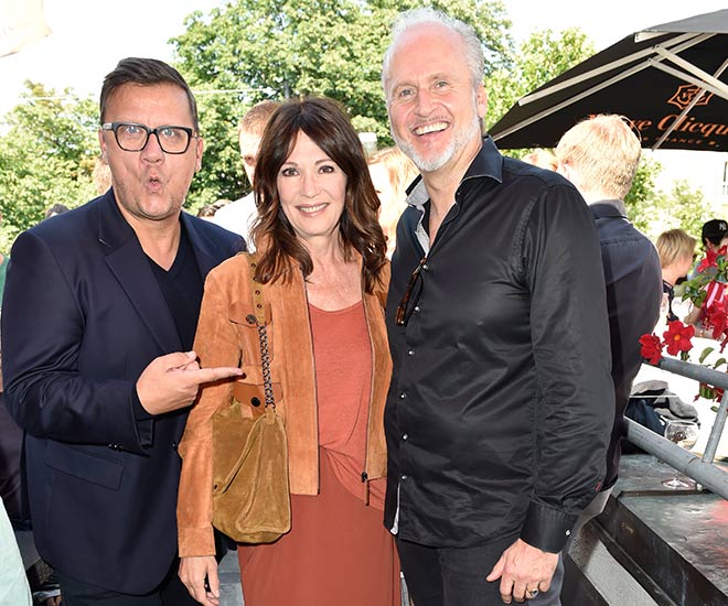 Dachterrassen-Empfang: Torsten koch (Constantin Film), Schauspielerin Iris Berben und Markus Wahl (CEO Longchamp). Fotocredit: Sabine Brauer, BrauerPhotos