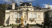 Schloss-Linderhof-Seitenansicht