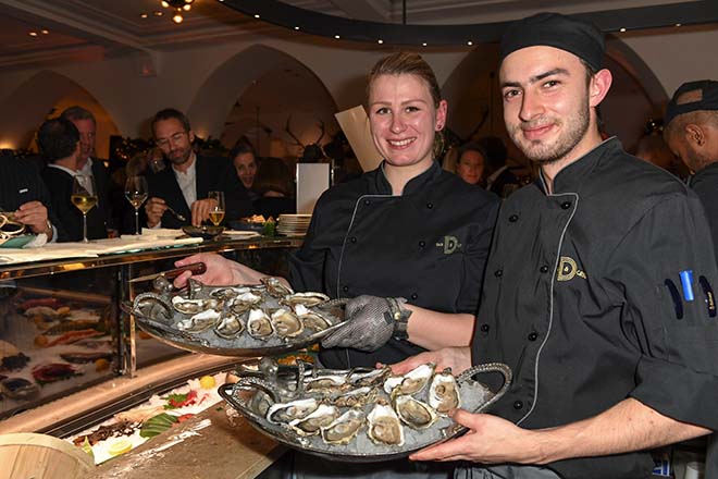 Austern und Champagner: Mega Party für die Dallmayr Foodhall. Foto: BrauerPhotos / S.Brauer fuer Dallmayr