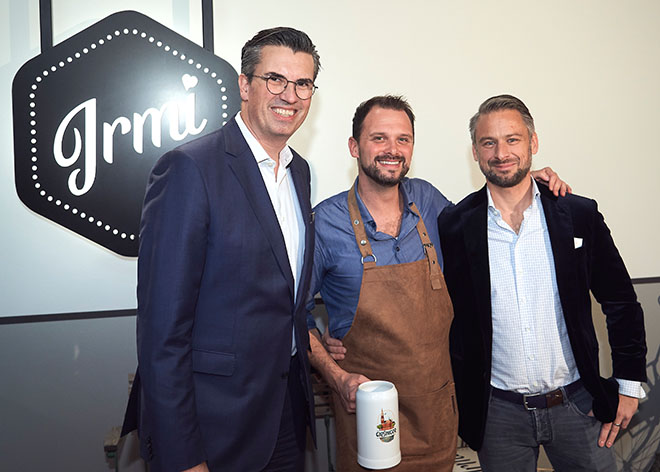 Wolfgang Greiner (Mandarin Oriental Group), Felix Oberthür und Michael Wagner (Munich ) lieben bayerische Küche, Fotocredit: Fabian Vogl