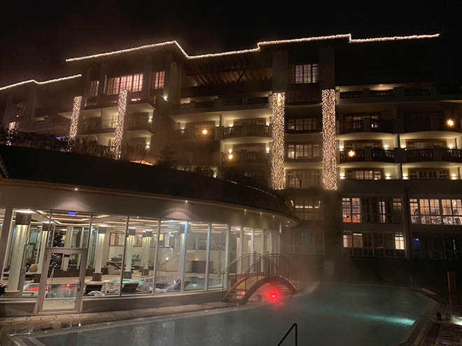 Das 5-Sterne-Hotel Grand Tirolia Kitzbühel hat einen neuen Besitzer. Für 20 Jahre hat die Hilton Gruppe das Hotel gepachtet und auch Erweiterungen stehen an.