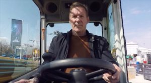 BAUMA in München: Hollywood-Star eröffnete weltweit größte Baumaschinen-Messe