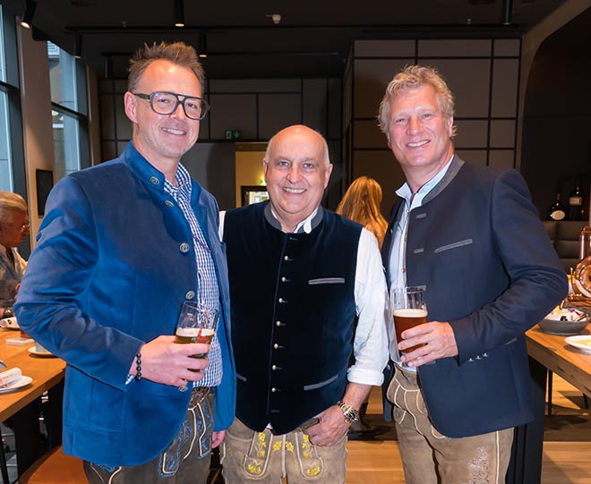 Feierten Vatertag bereits vor: Holger Stromberg, Dr. Axel Munz und Gerhard Leinauer. Fotocredit: Dirk Schiff/Portraitiert.de