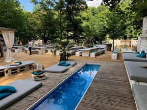 SAUSALITOS Beach Club: Urlaubsfeeling auf Münchens Praterinsel geht in die Verlängerung